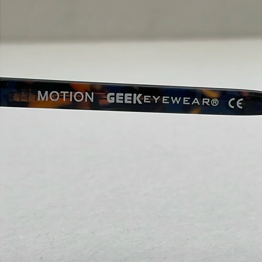 Geek Eyewear Frame Style: Motion